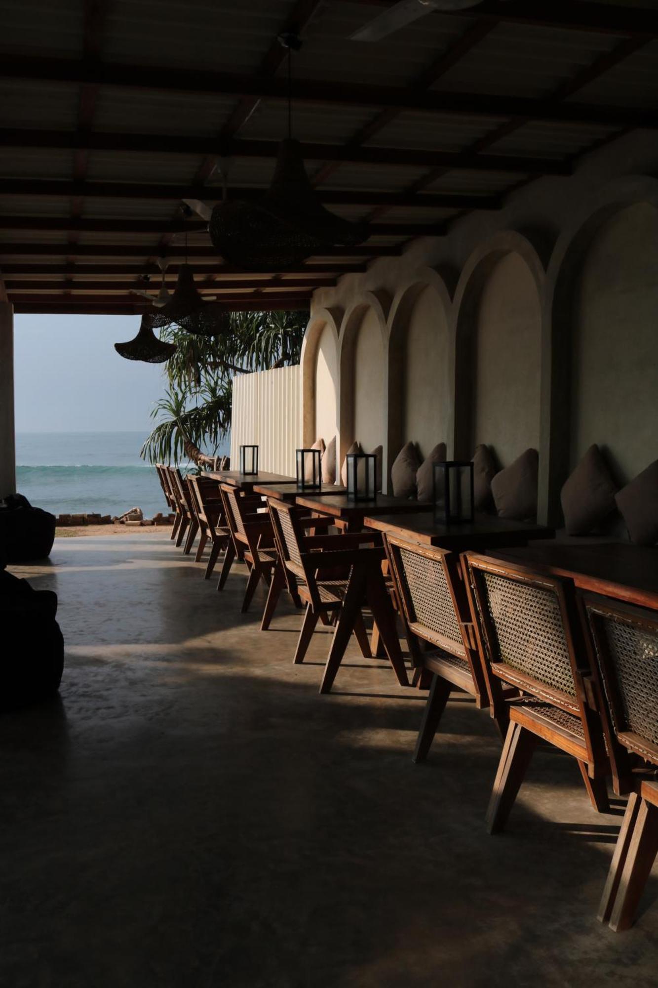 Swell Shacks Hotel Матара Екстериор снимка