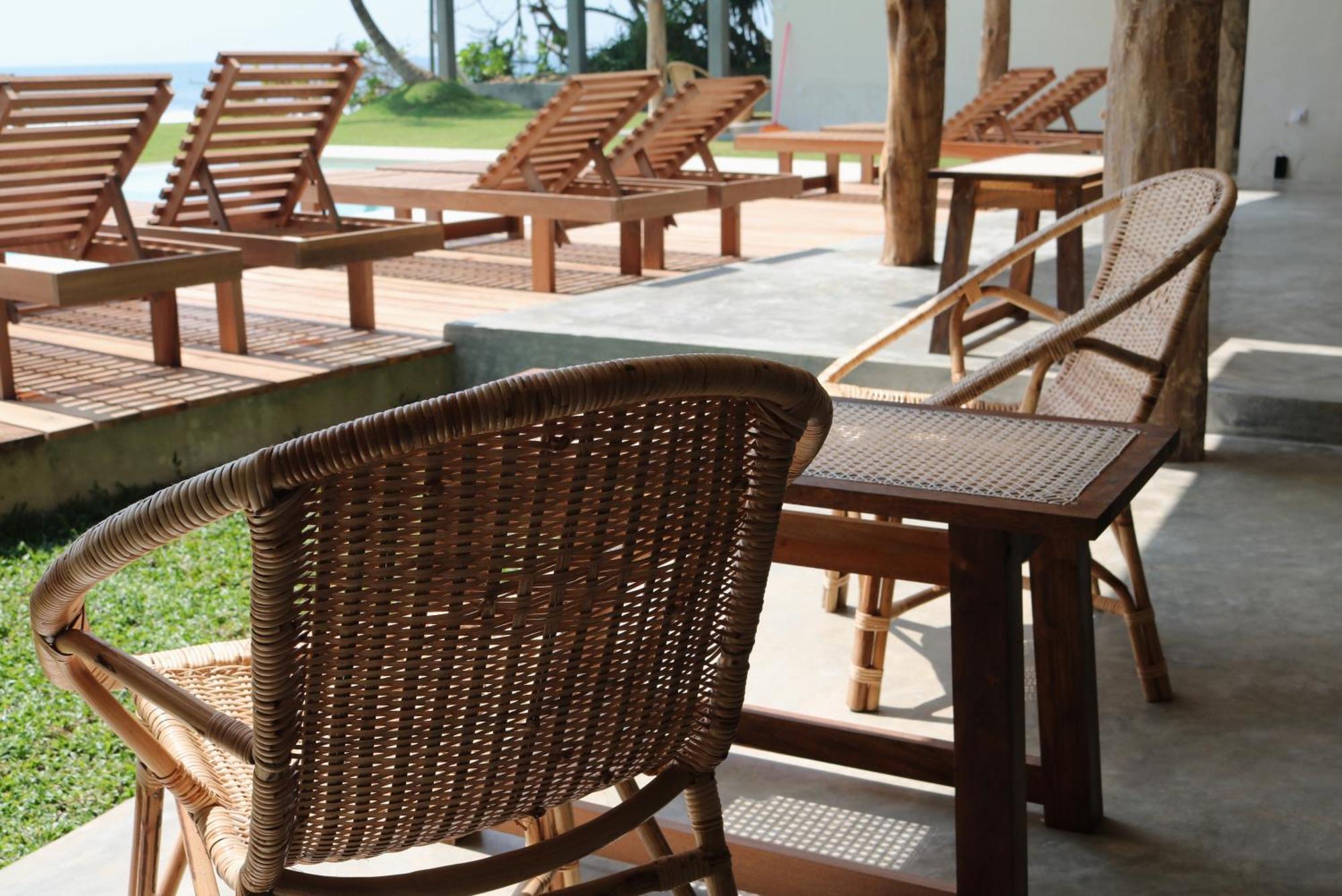 Swell Shacks Hotel Матара Екстериор снимка