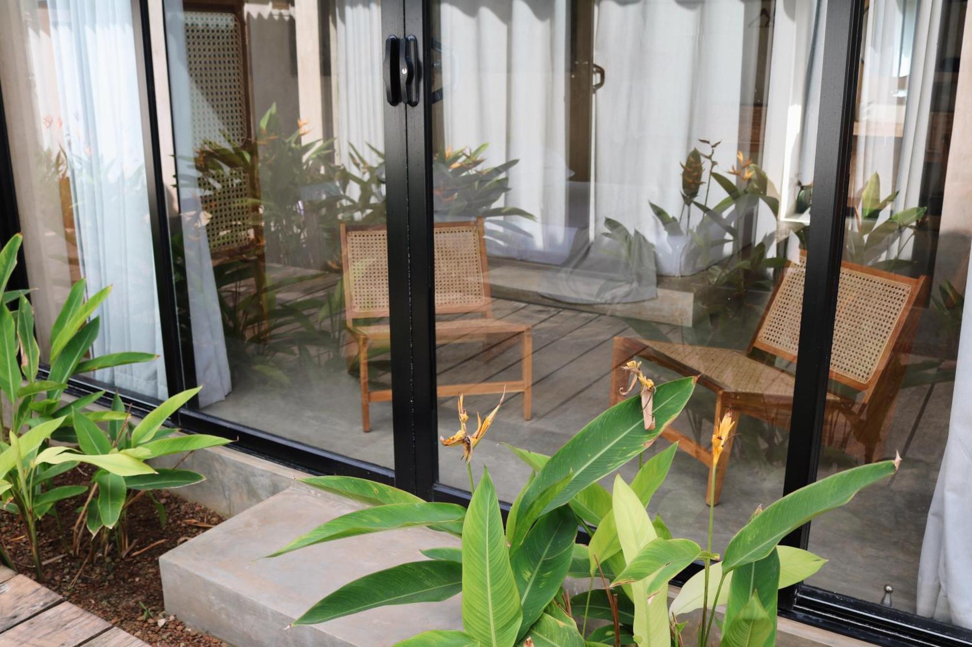 Swell Shacks Hotel Матара Екстериор снимка