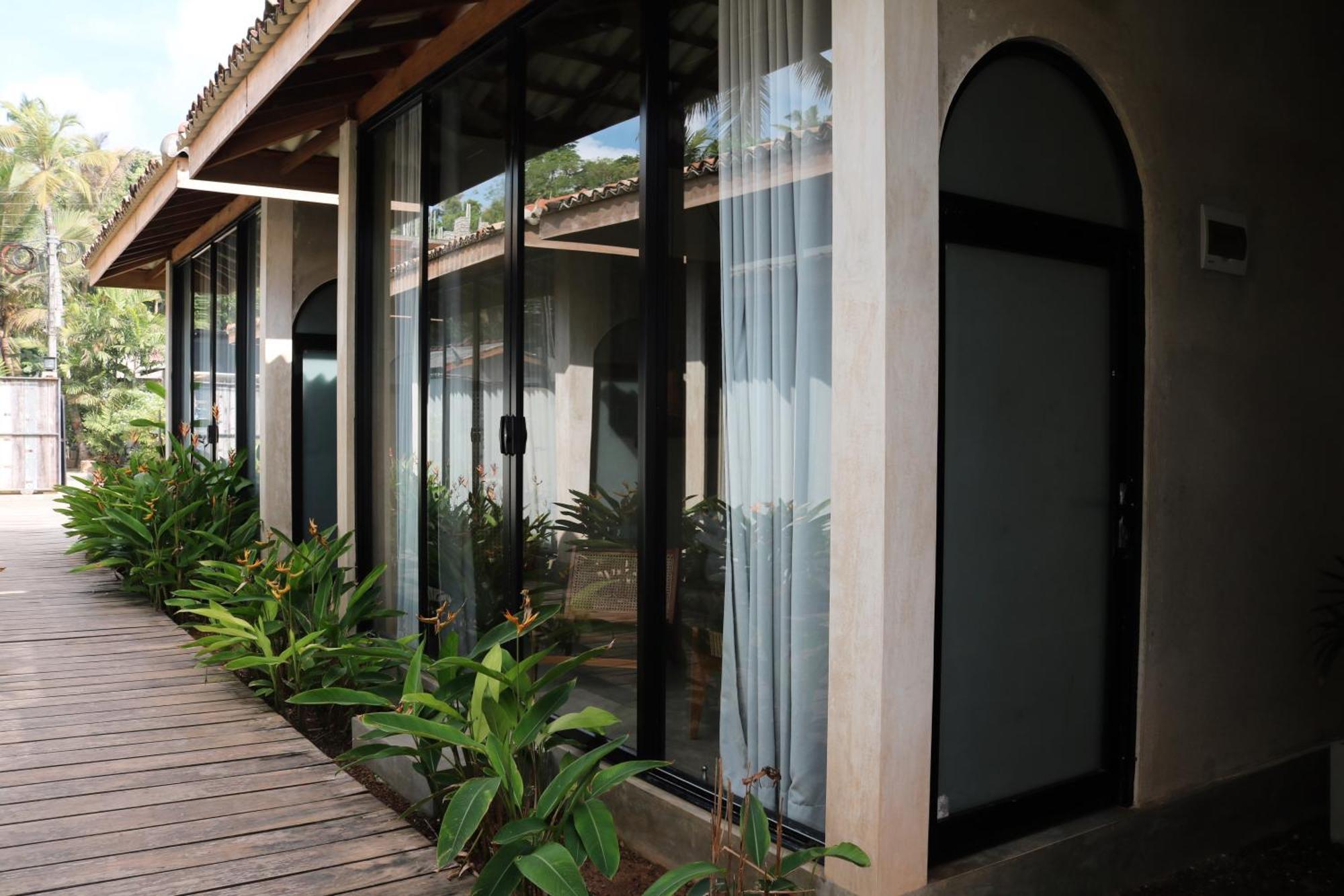 Swell Shacks Hotel Матара Екстериор снимка