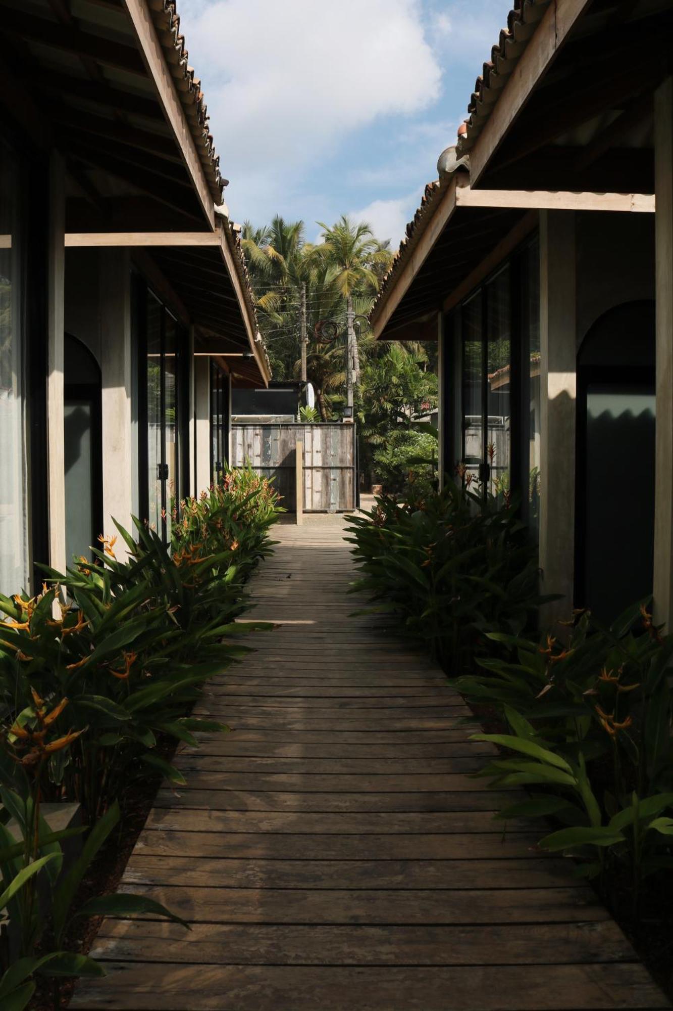 Swell Shacks Hotel Матара Екстериор снимка