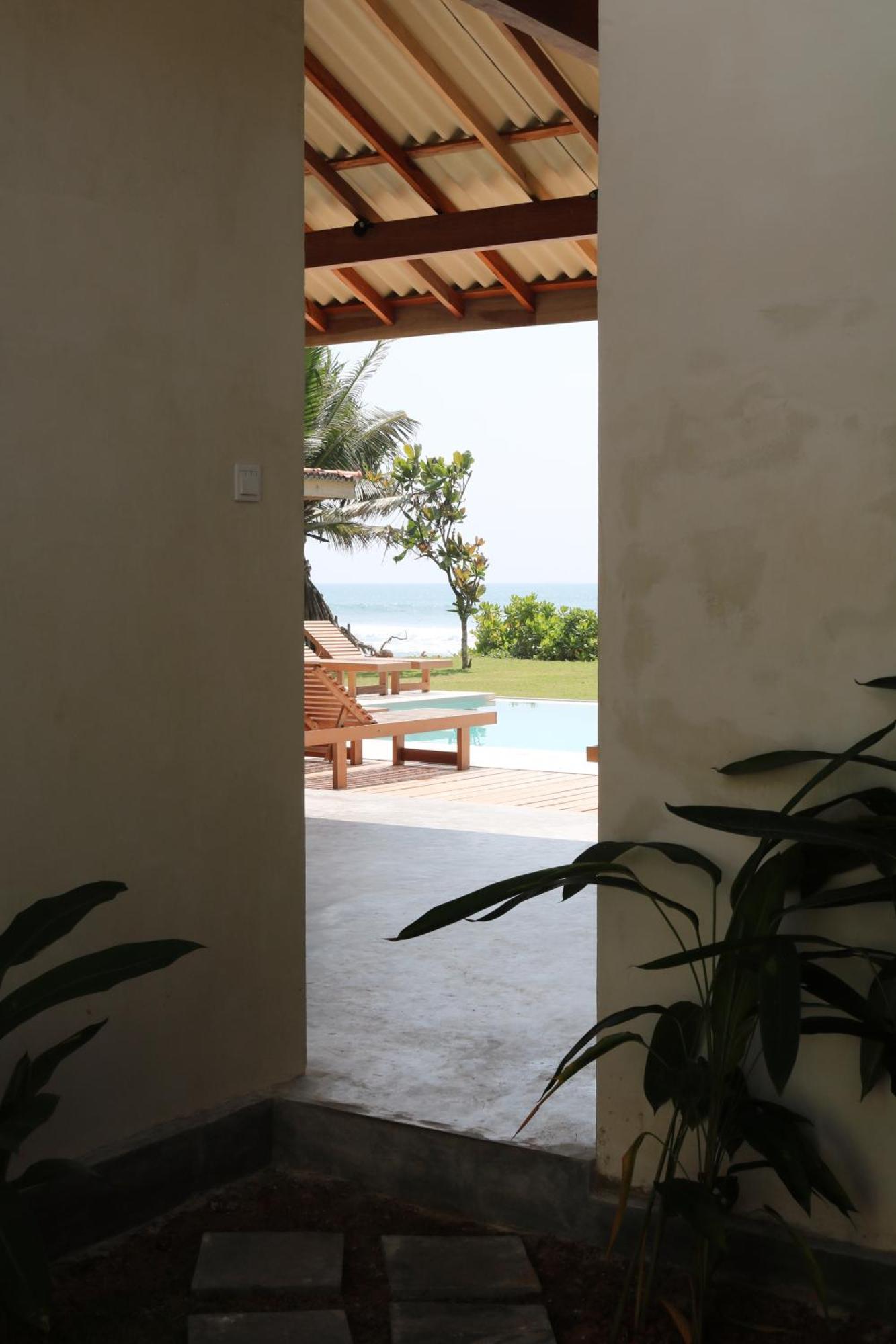 Swell Shacks Hotel Матара Екстериор снимка